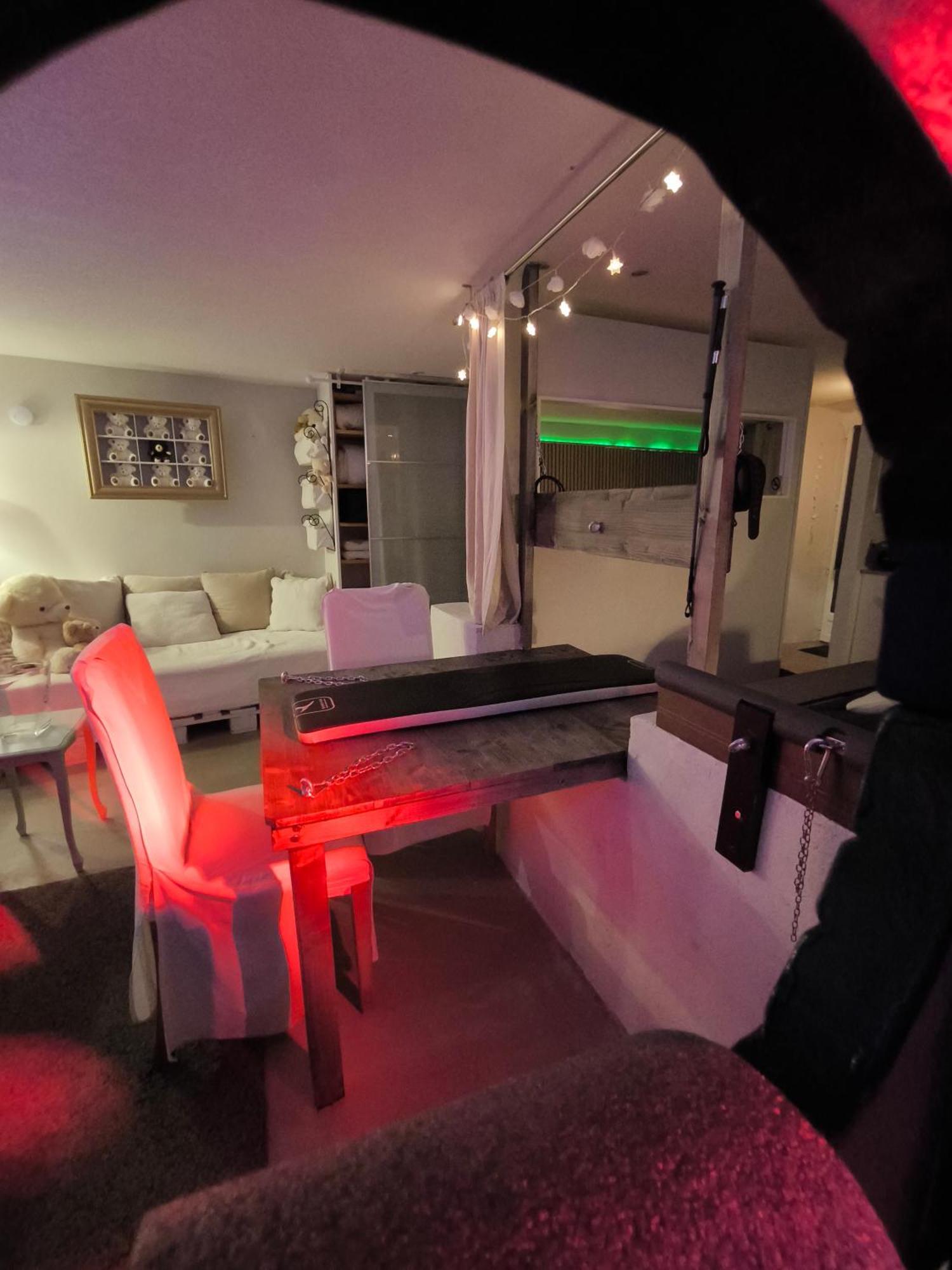 Love-Room Discret 40 M2 Bormes Les Mimosas Village Avec Terrasse Eksteriør billede