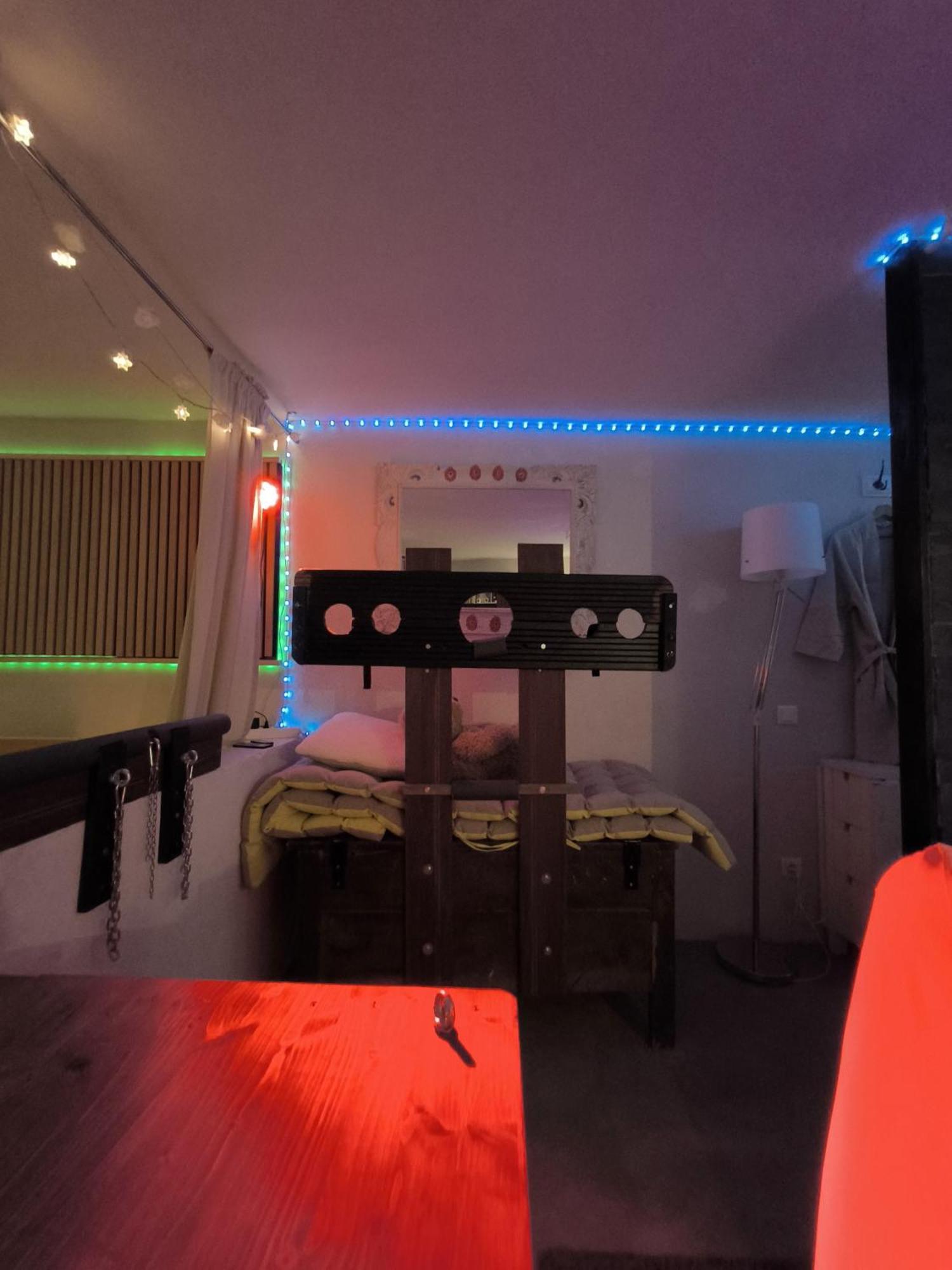 Love-Room Discret 40 M2 Bormes Les Mimosas Village Avec Terrasse Eksteriør billede