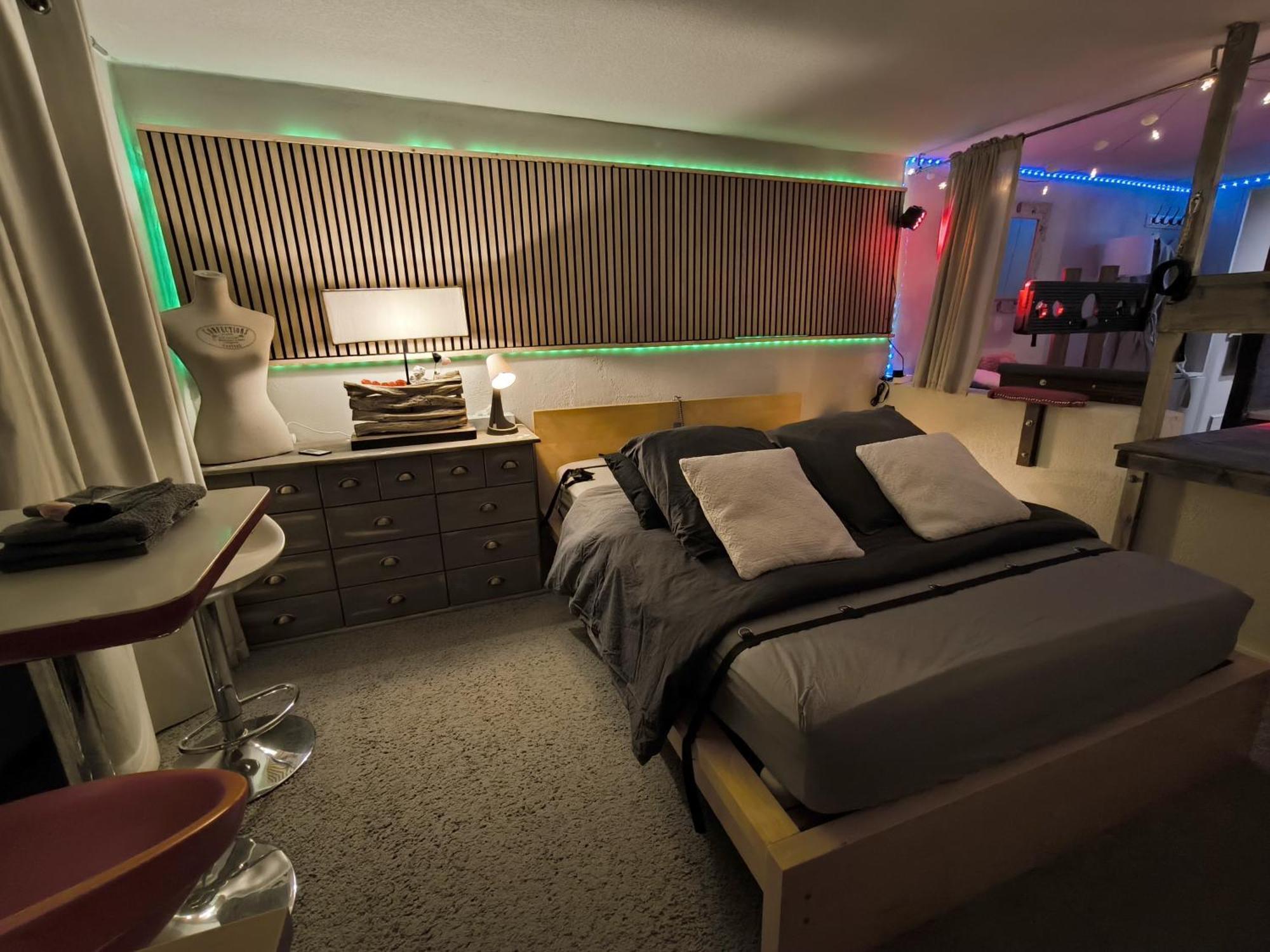 Love-Room Discret 40 M2 Bormes Les Mimosas Village Avec Terrasse Eksteriør billede