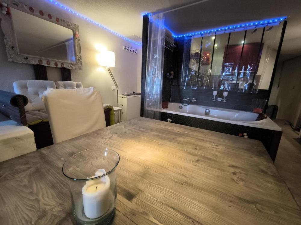 Love-Room Discret 40 M2 Bormes Les Mimosas Village Avec Terrasse Eksteriør billede
