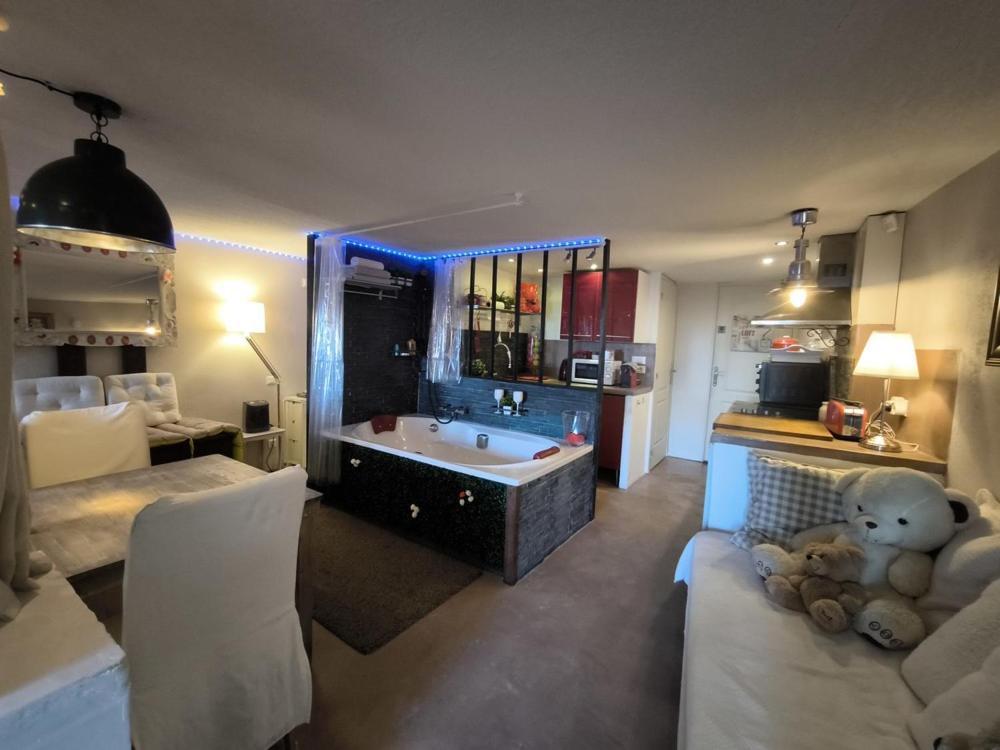 Love-Room Discret 40 M2 Bormes Les Mimosas Village Avec Terrasse Eksteriør billede